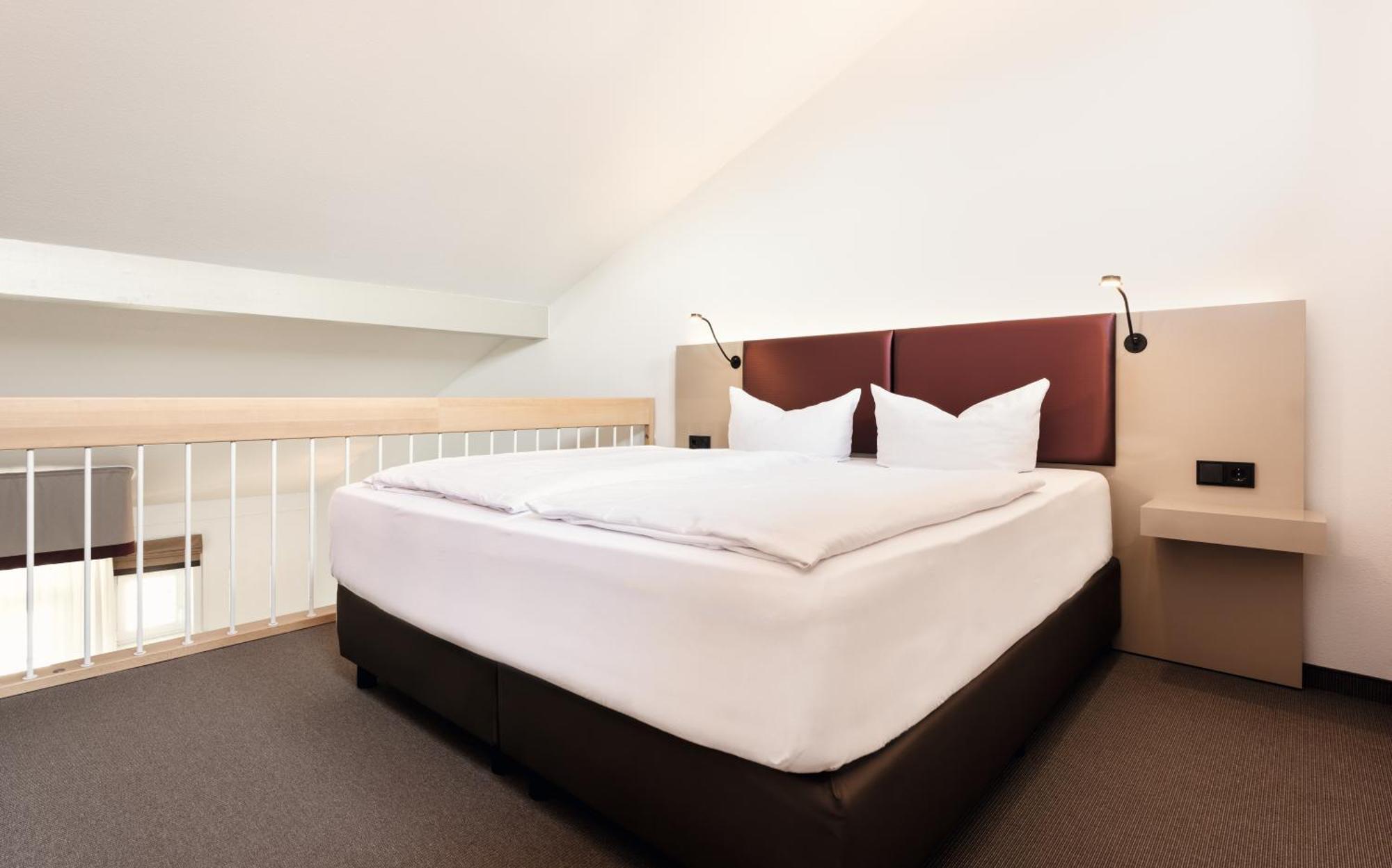 Donna Hotel Klosterhof نيوكيرتشن بيم هيليغين بلوت المظهر الخارجي الصورة